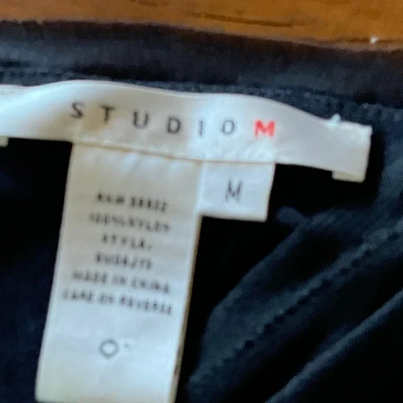 Studio M Black Gauzy Spaghetti Strap Ivory Heart Top  Sz Medium - Picture 4 of 5